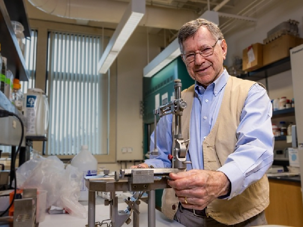 Poultry Scientist Wayne Kuenzel Retires After Six Decades of Discovery
