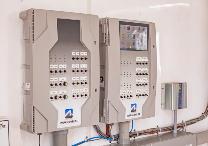 How Smart Controllers Improve Barn Environment and Daily Operations